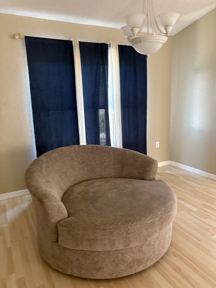 5256 Frost Rd - Photo 6 of 21
