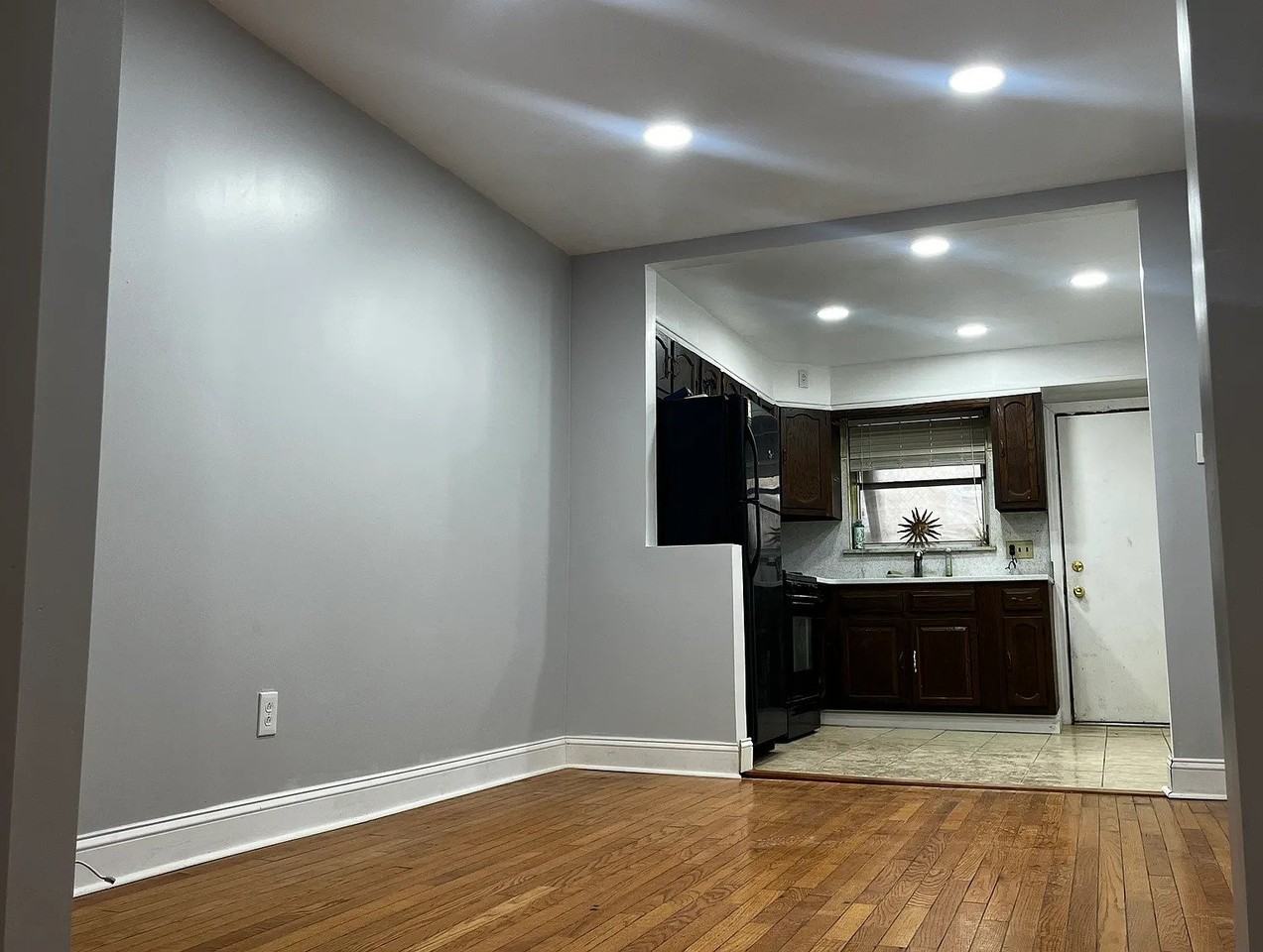 840 Elm St - Photo 2 of 7