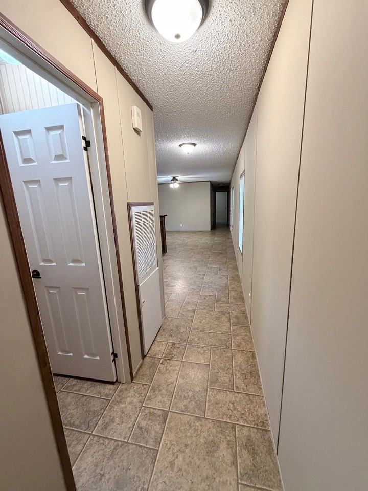 45142 Sterling St - Photo 7 of 14