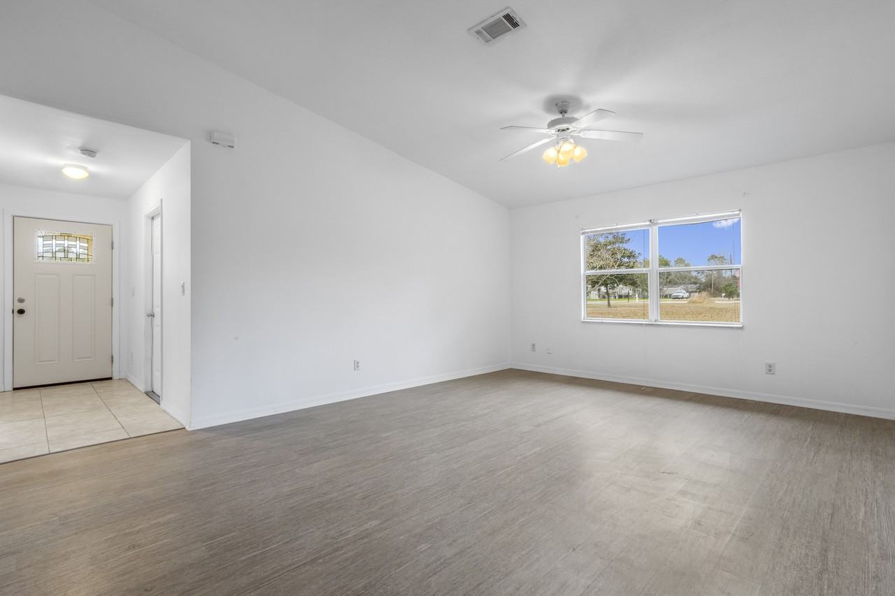 9100 Gray Ave - Photo 4 of 20