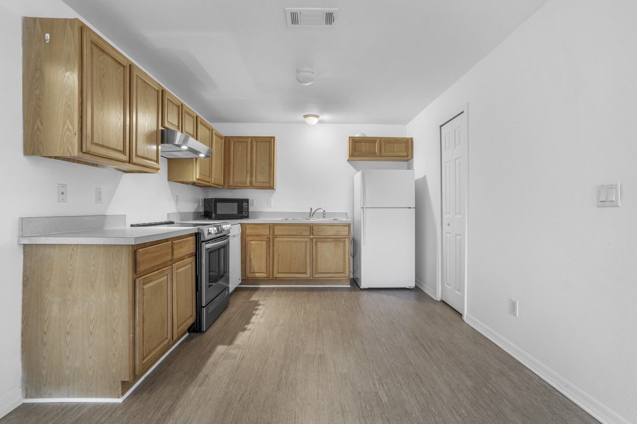 9100 Gray Ave - Photo 7 of 20