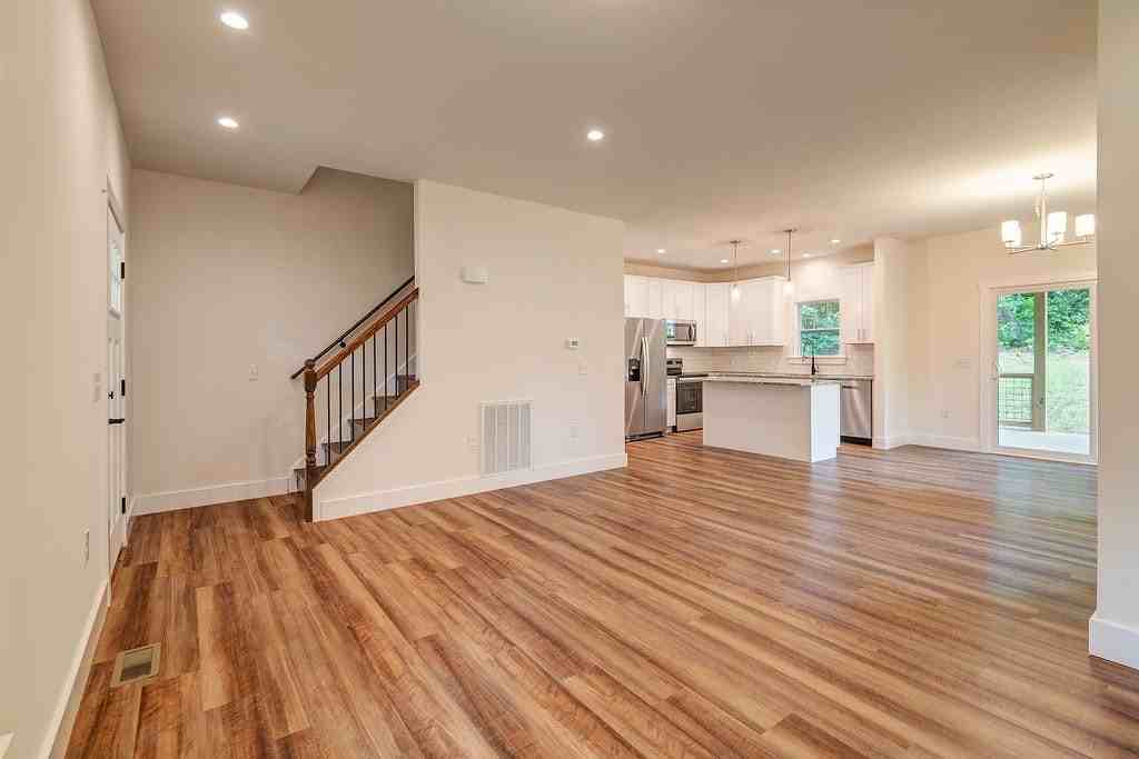 204 Cascade Ridge Road - Photo 5 of 17