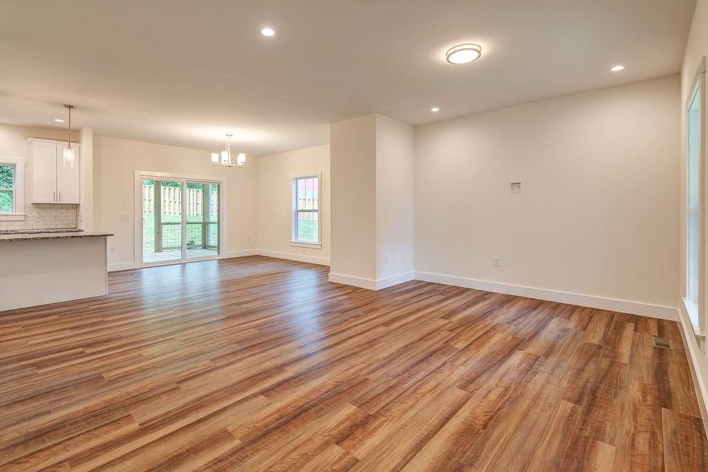 204 Cascade Ridge Road - Photo 7 of 17