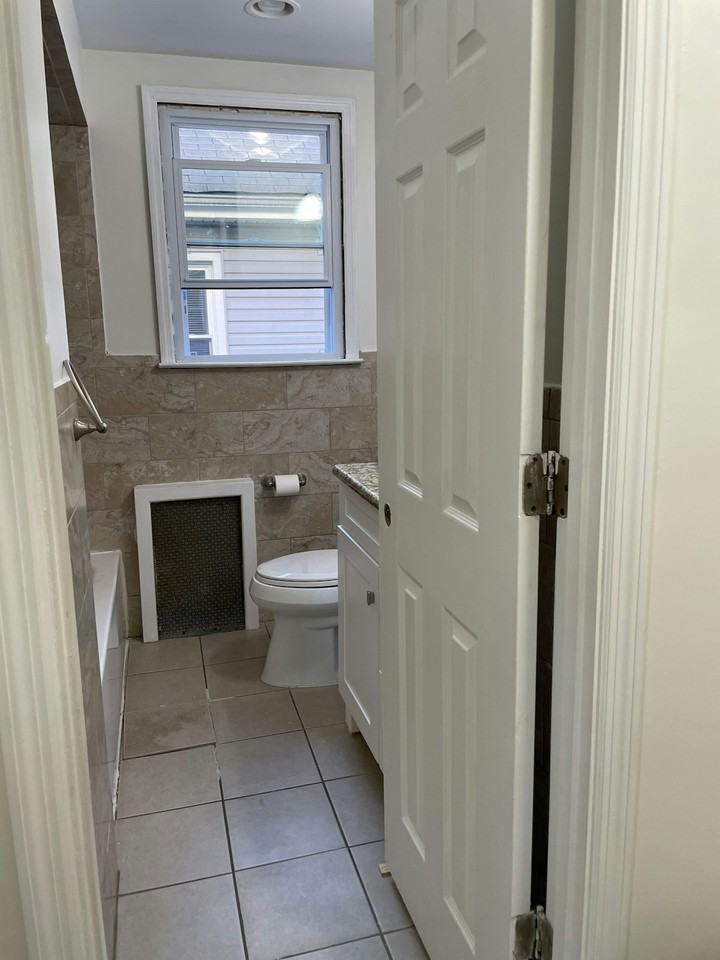 833 Pennington Street, Unit 2 - Photo 5 of 12