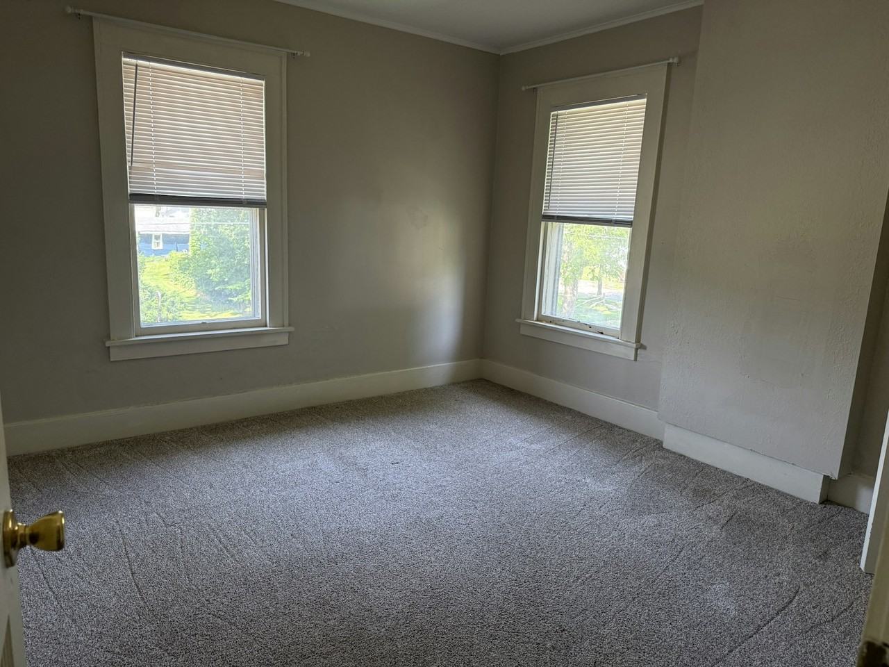 518 Crowell Street - Photo 3 of 9
