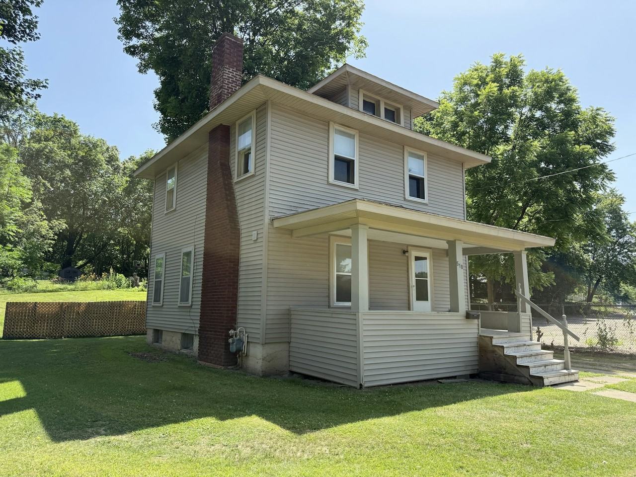518 Crowell Street - Photo 5 of 9