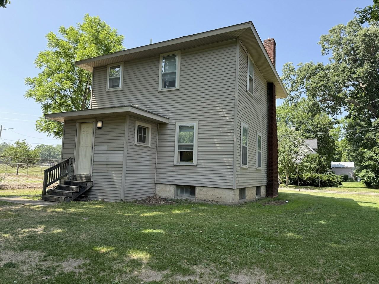 518 Crowell Street - Photo 7 of 9