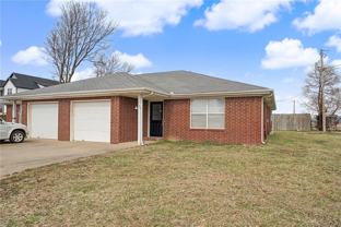 194 Hall Dr - Photo 1 of 1