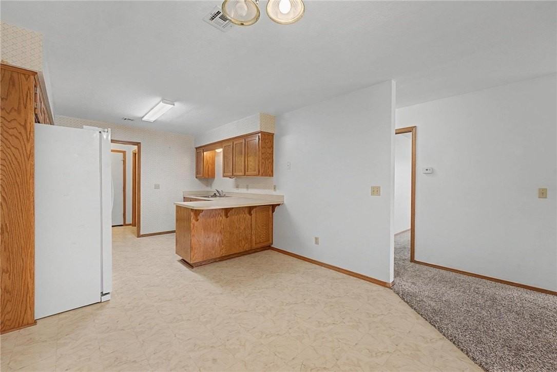 194 Hall Dr - Photo 7 of 20