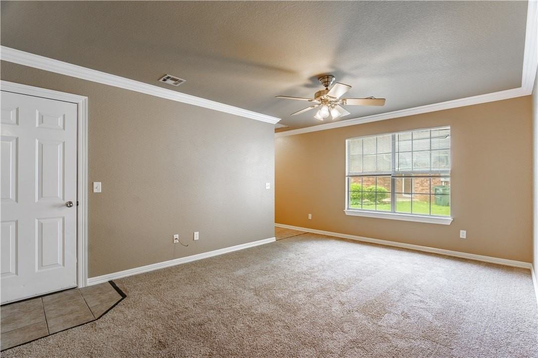 56 S Woodsprings Dr - Photo 2 of 17