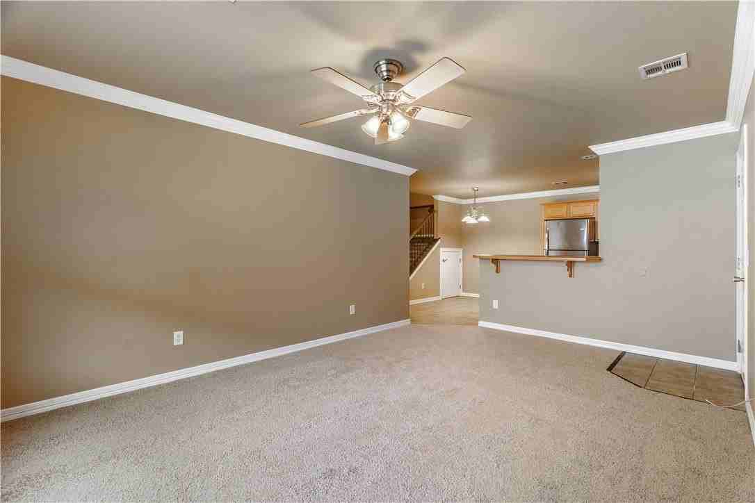56 S Woodsprings Dr - Photo 3 of 17