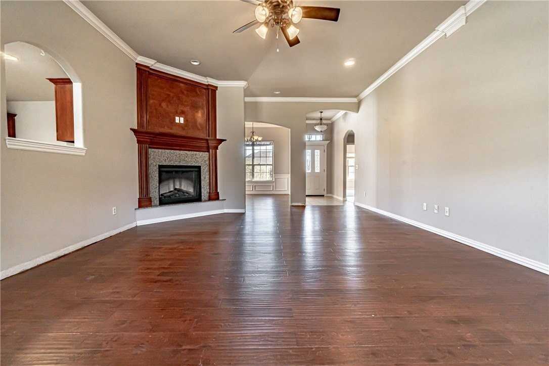 1161 Coventry Ln - Photo 3 of 19