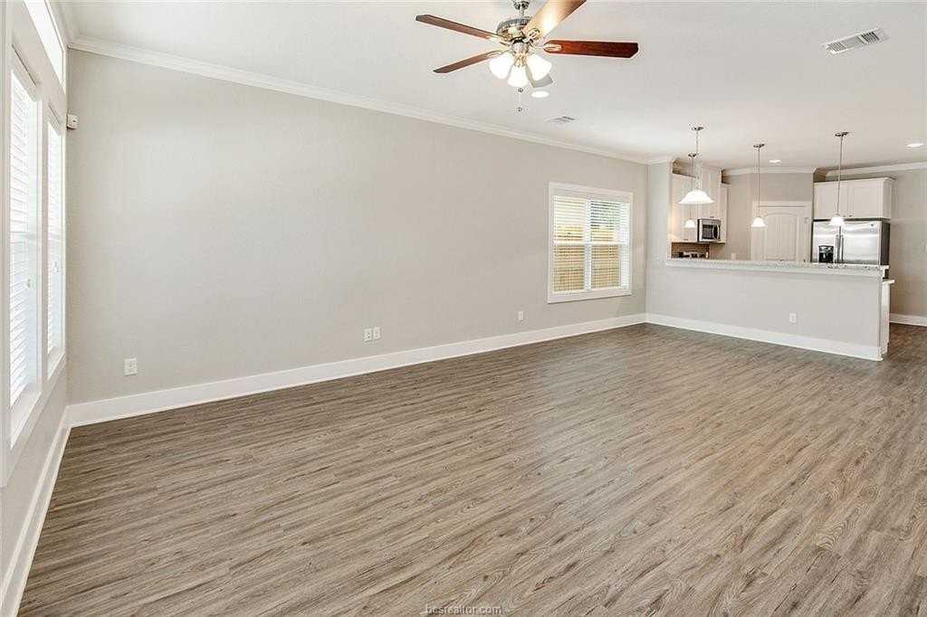 1410 Holleman Dr - Photo 2 of 26
