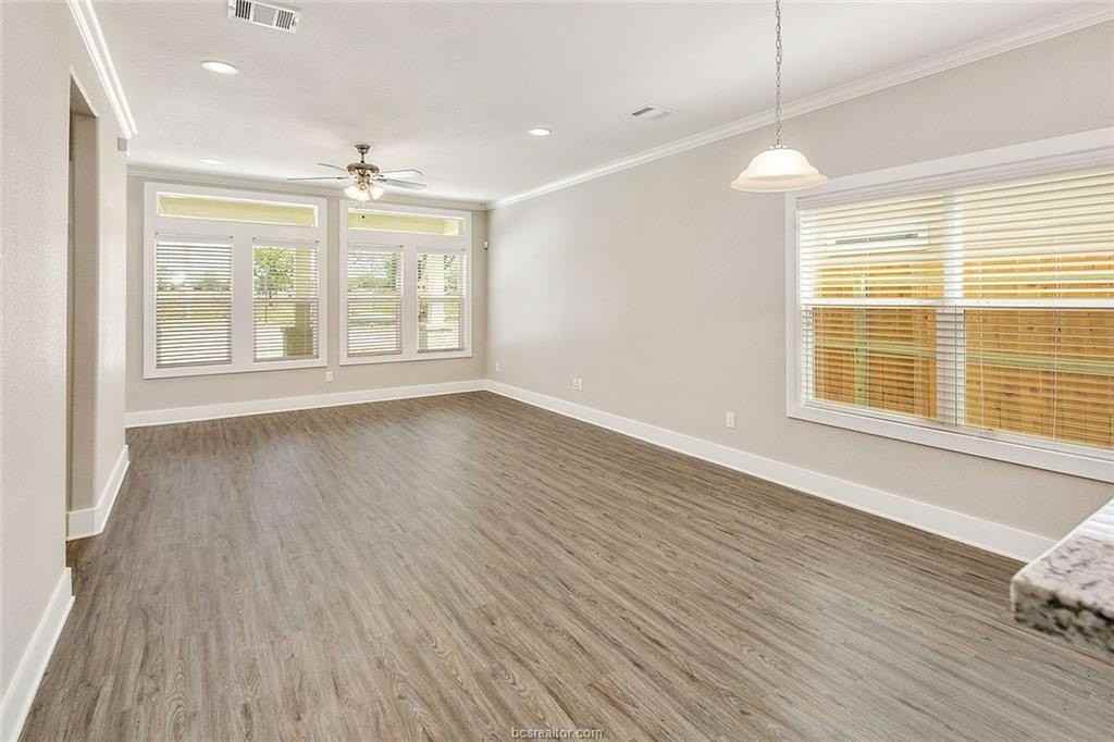1410 Holleman Dr - Photo 3 of 26