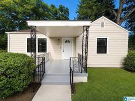 featured image of 1105 Pineview Rd