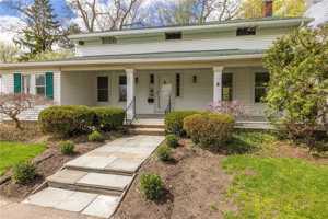 featured image of 1253 Fairport Rd