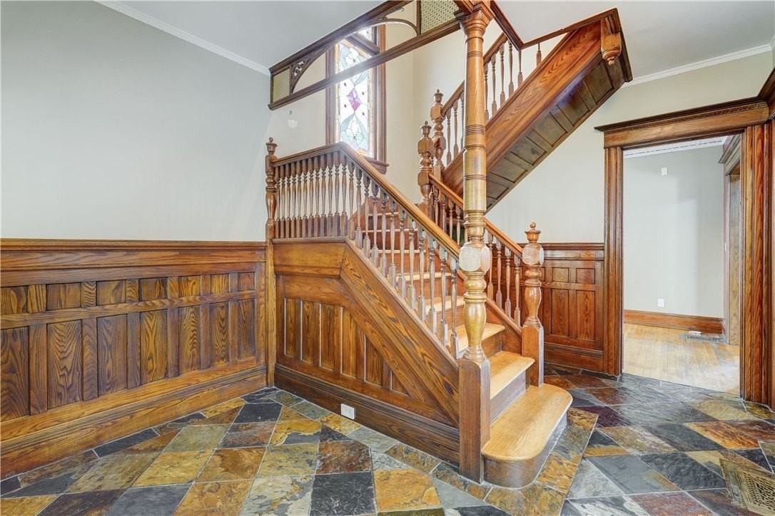 31 Birch Cres - Photo 4 of 44