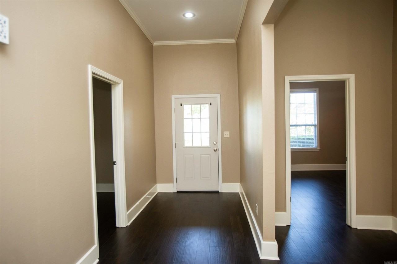 224 Rice St - Photo 5 of 33