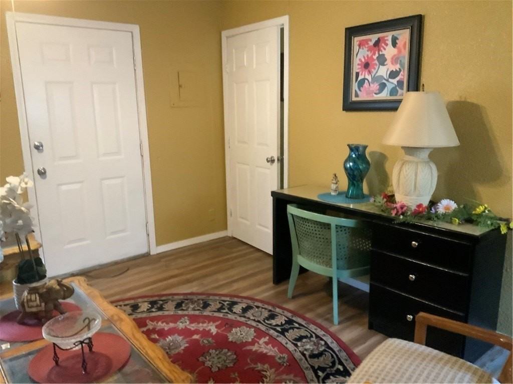 7426 Convair Dr - Photo 3 of 10