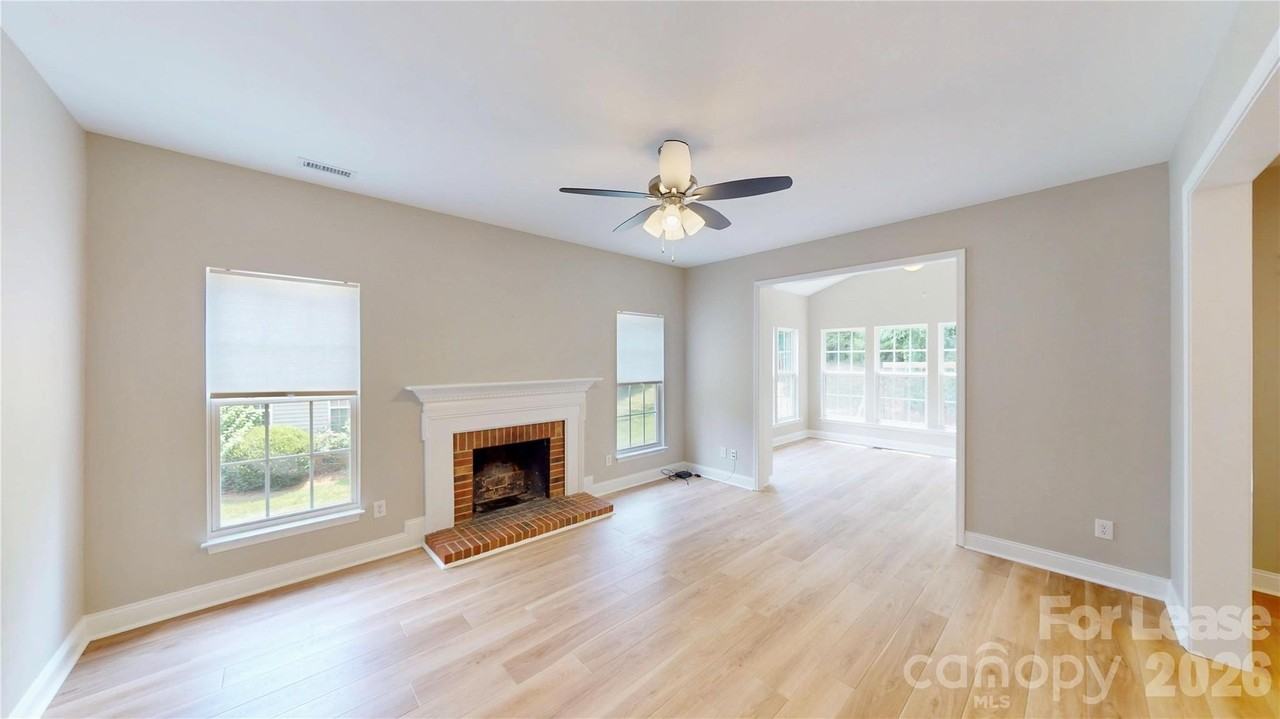 107 Stonemason Ct - Photo 3 of 39