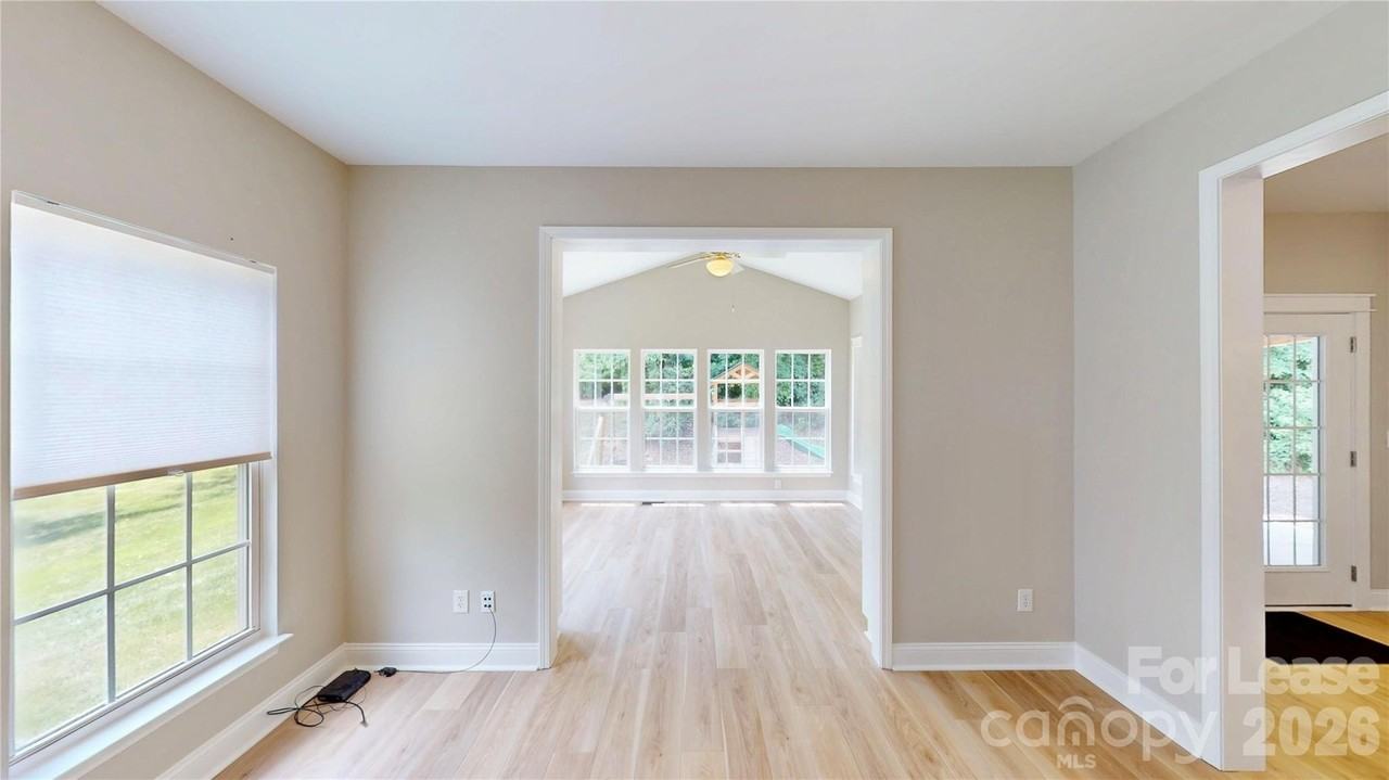 107 Stonemason Ct - Photo 4 of 39