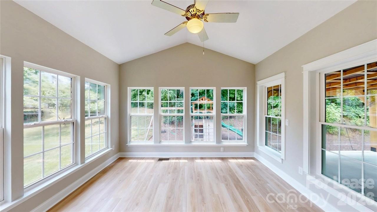 107 Stonemason Ct - Photo 5 of 39