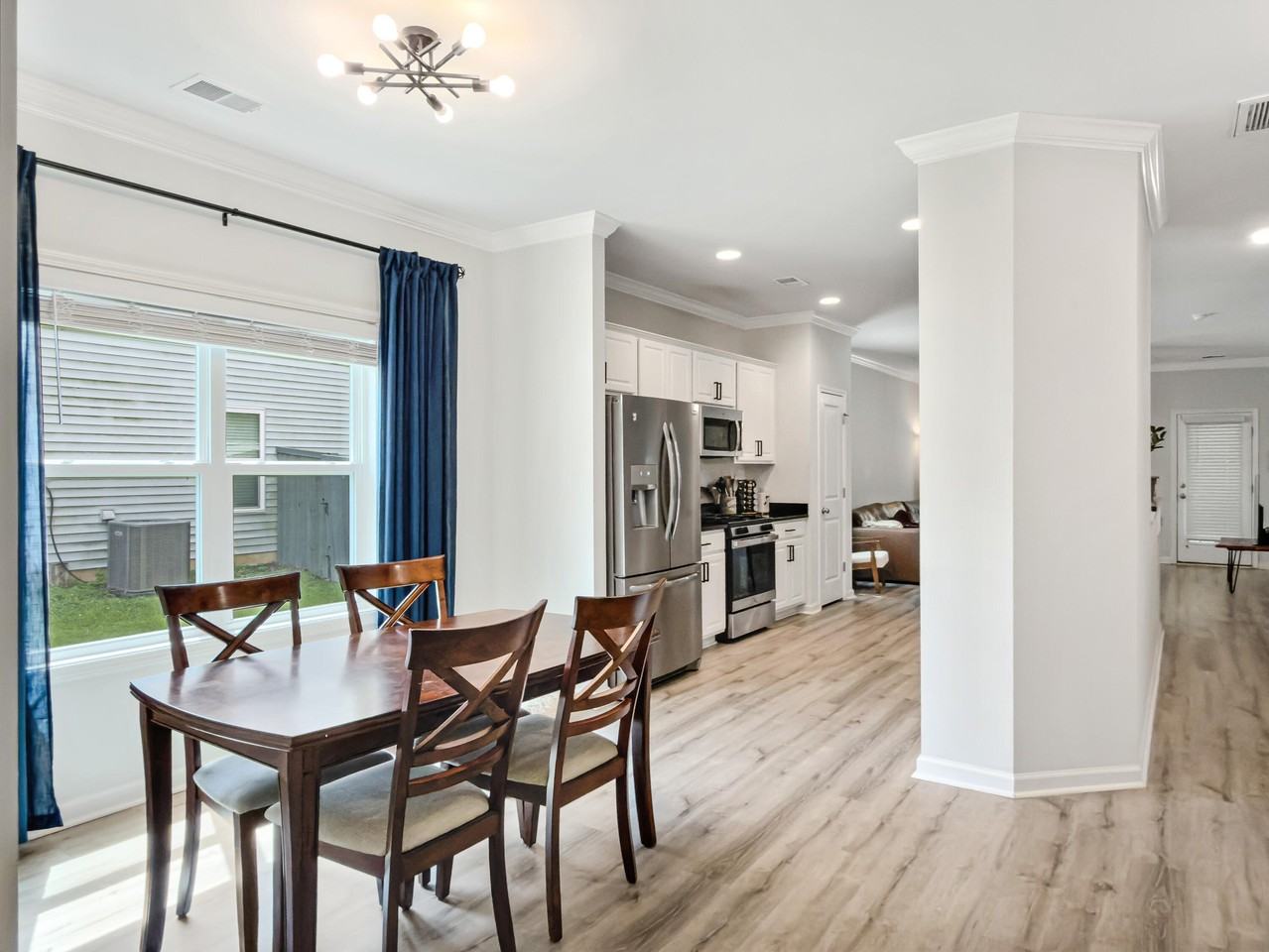 188 Hyrne Dr - Photo 5 of 37
