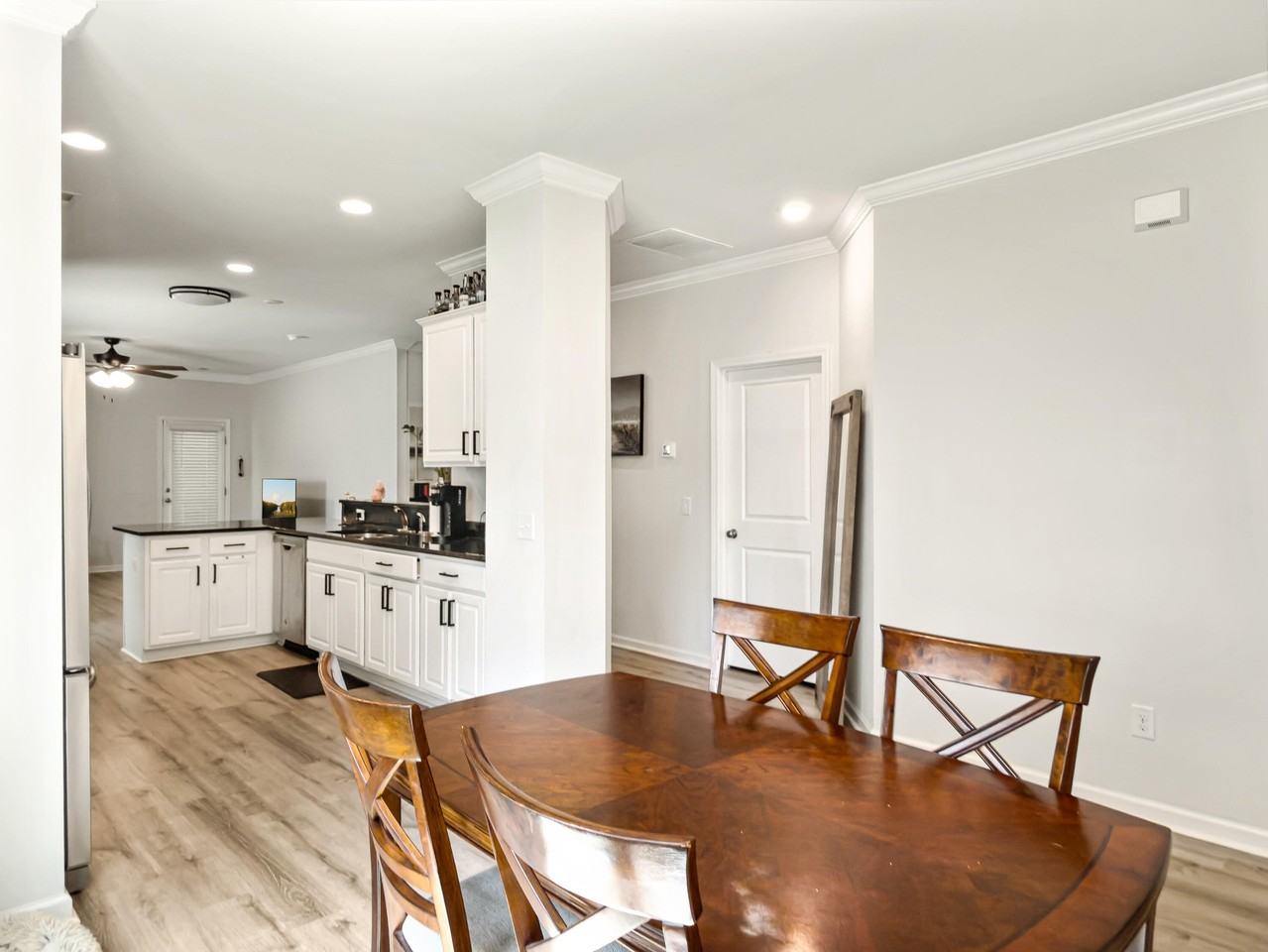 188 Hyrne Dr - Photo 6 of 37