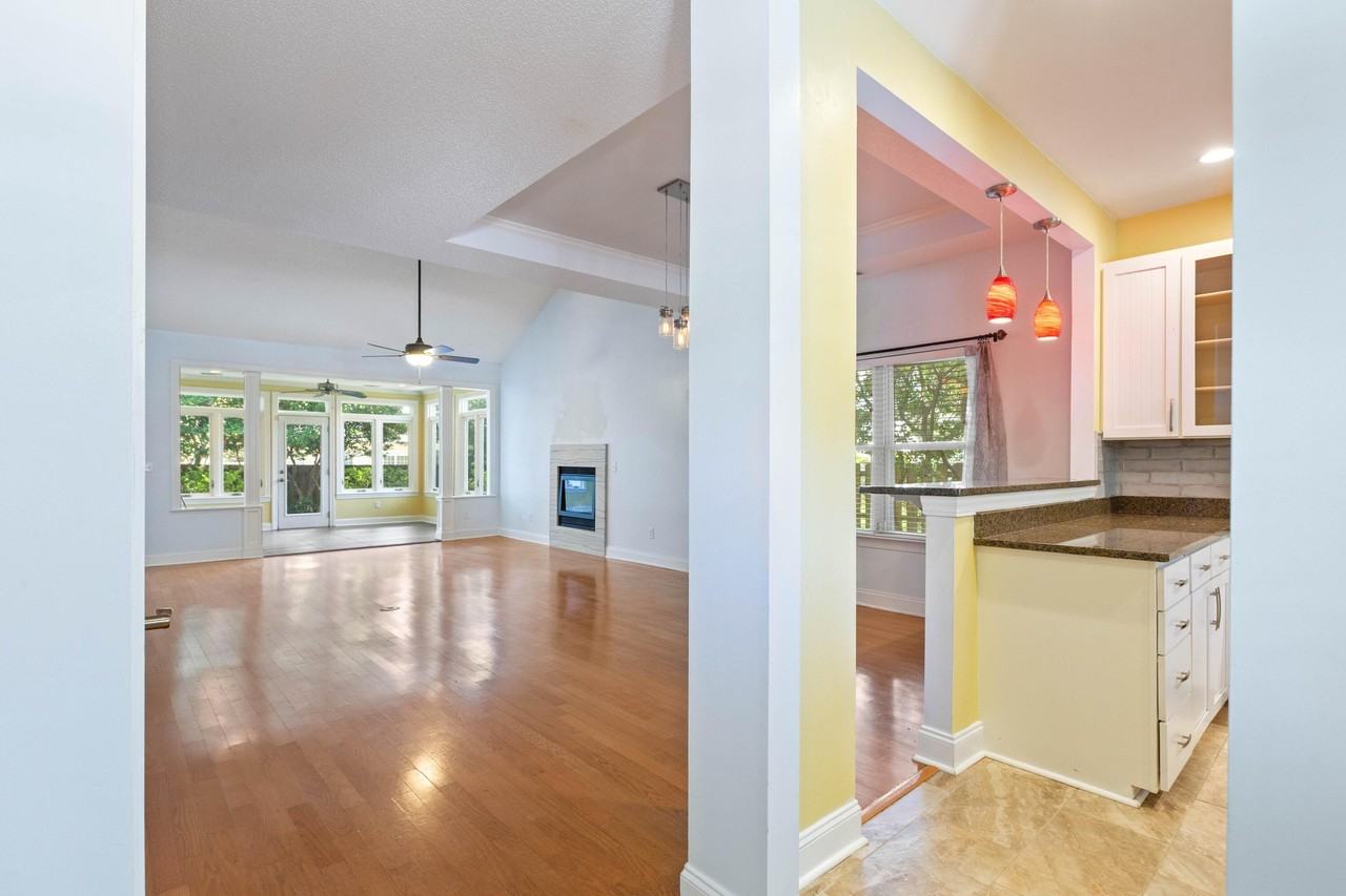 732 Lawton Harbor Dr - Photo 4 of 35