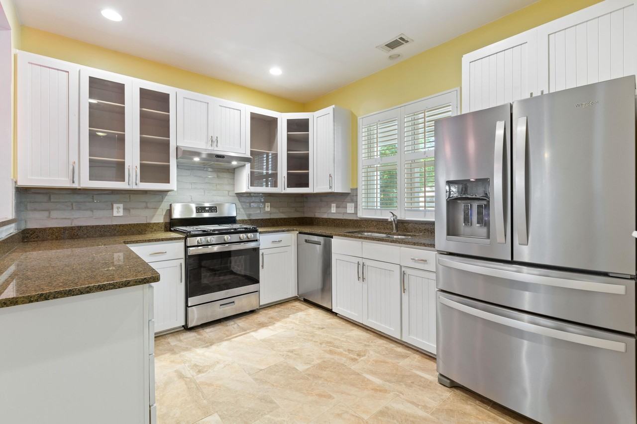 732 Lawton Harbor Dr - Photo 5 of 35