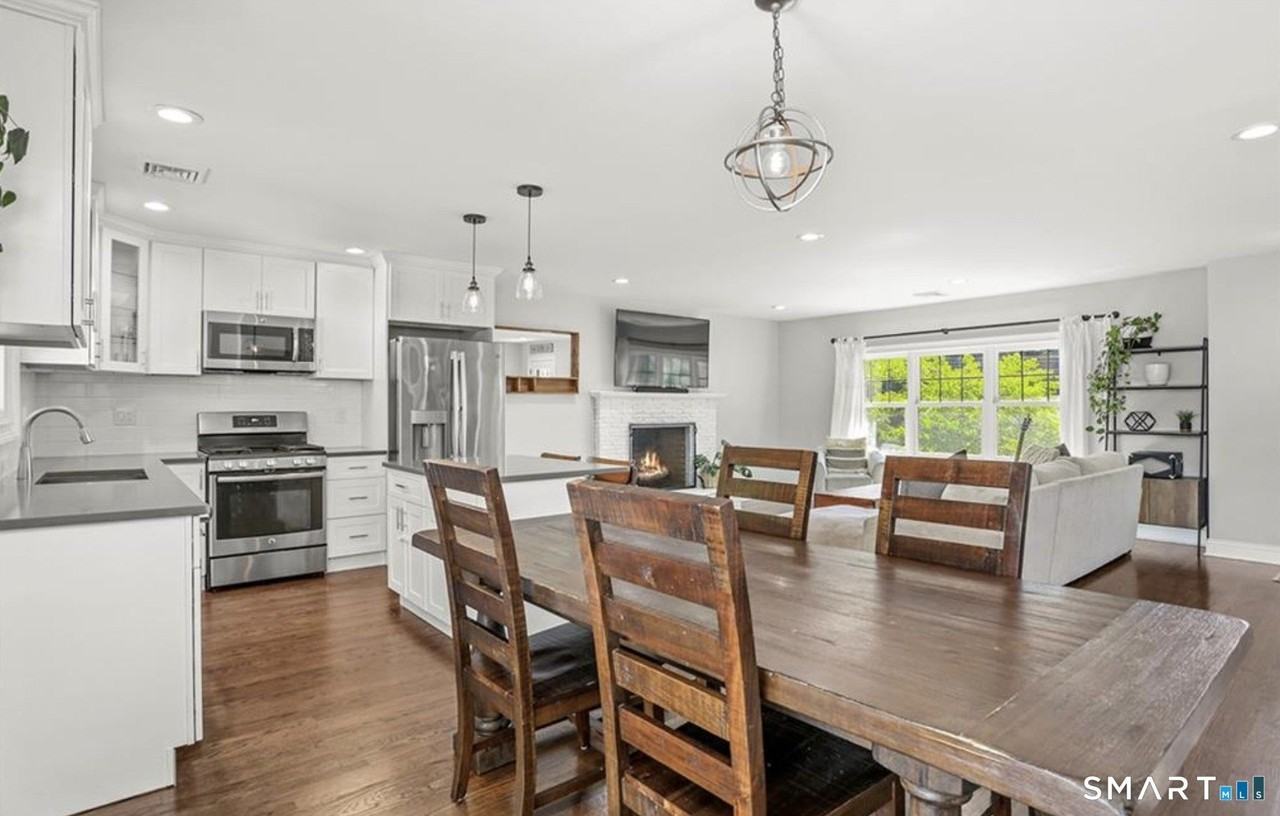 118 Brooklawn Ter - Photo 4 of 15