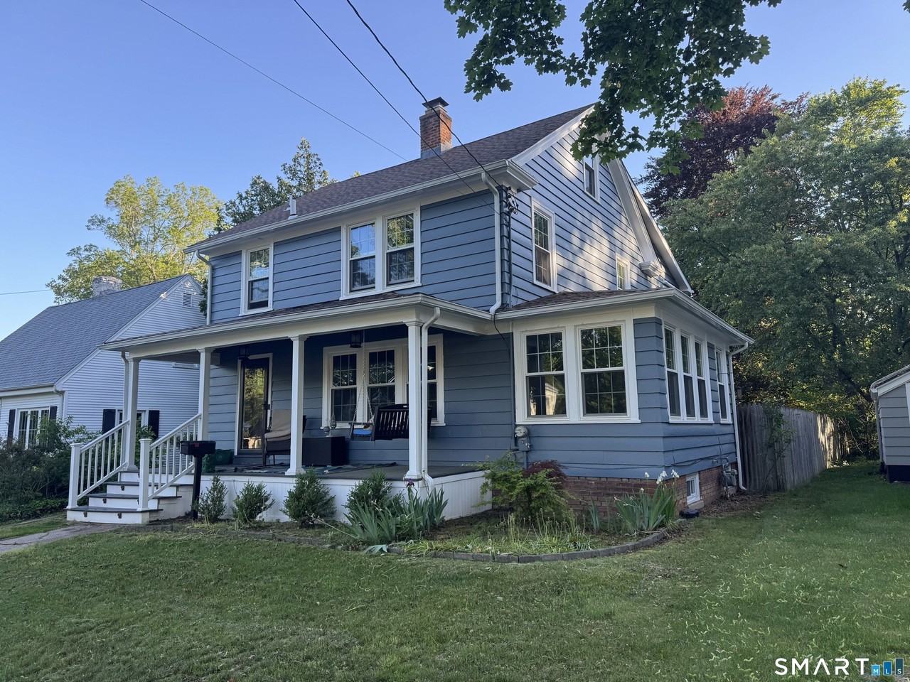 112 Wayland St - Photo 2 of 40