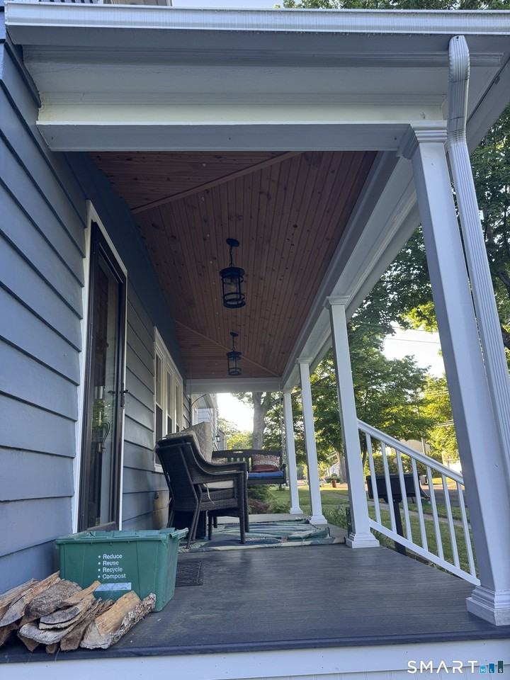 112 Wayland St - Photo 3 of 40