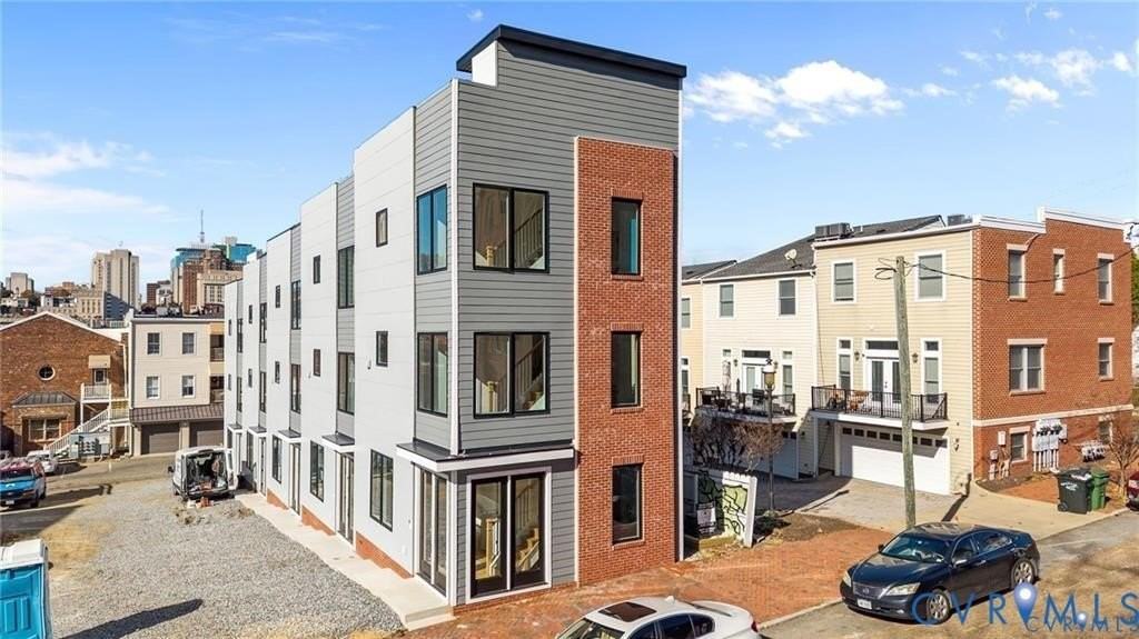 220 N 20th St #1 - Photo 3 of 47