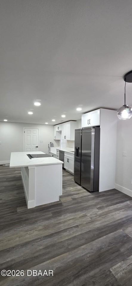 243 S Hull Ave - Photo 4 of 28