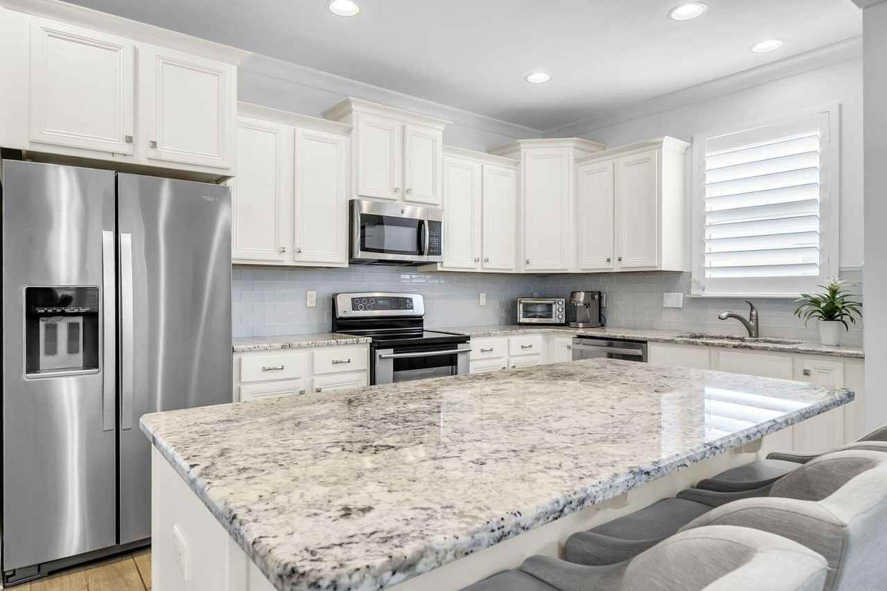 61 Oakley Ct - Photo 4 of 36