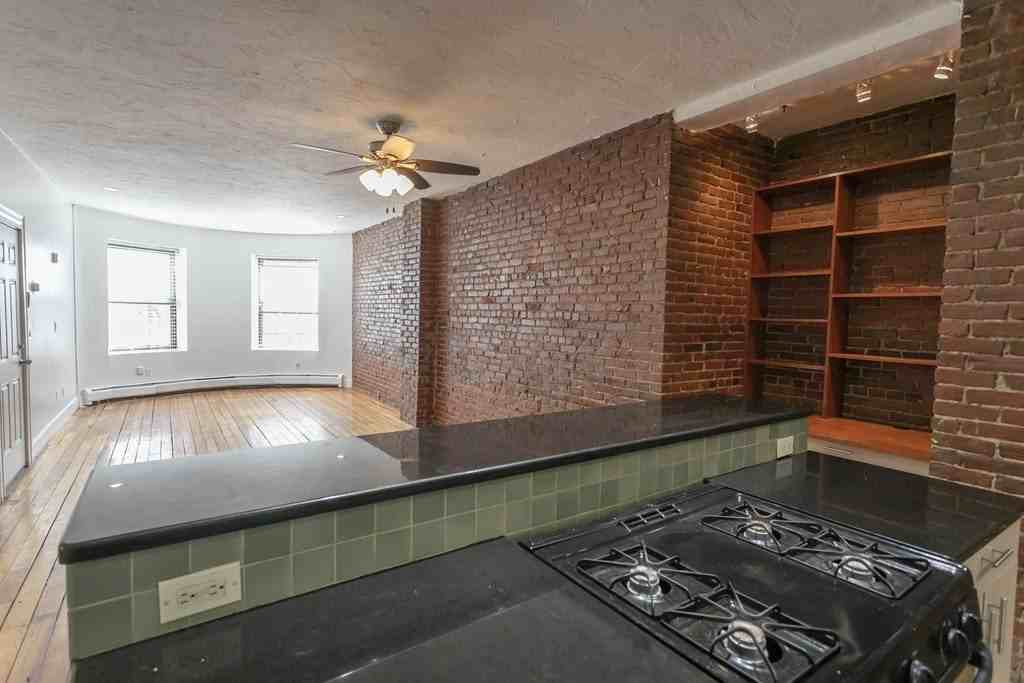101 Cedar St - Photo 3 of 22