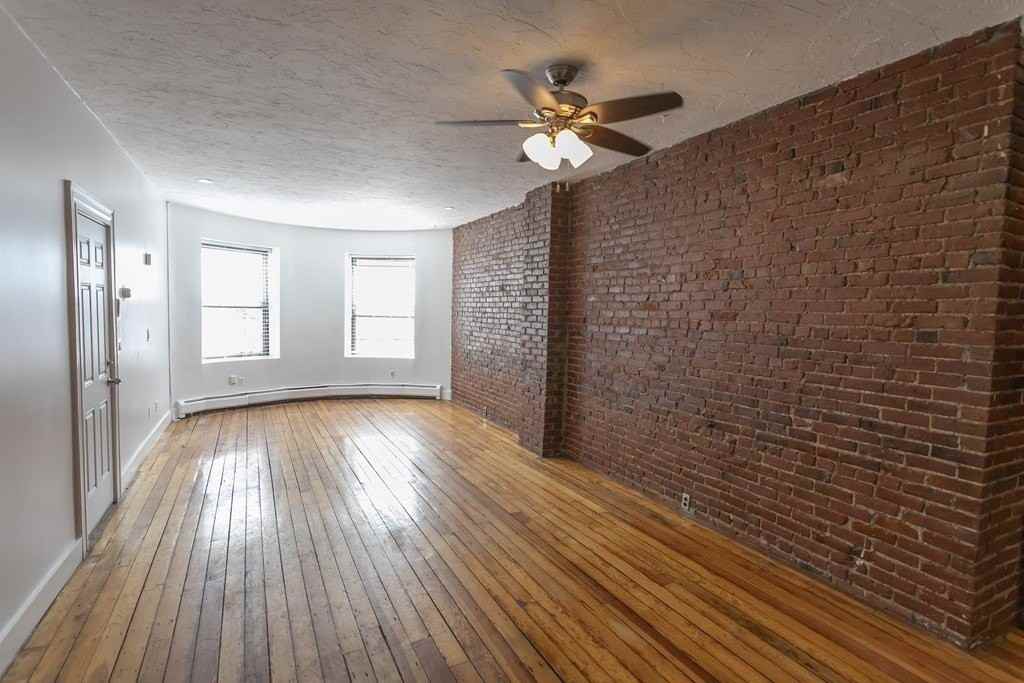 101 Cedar St - Photo 4 of 22