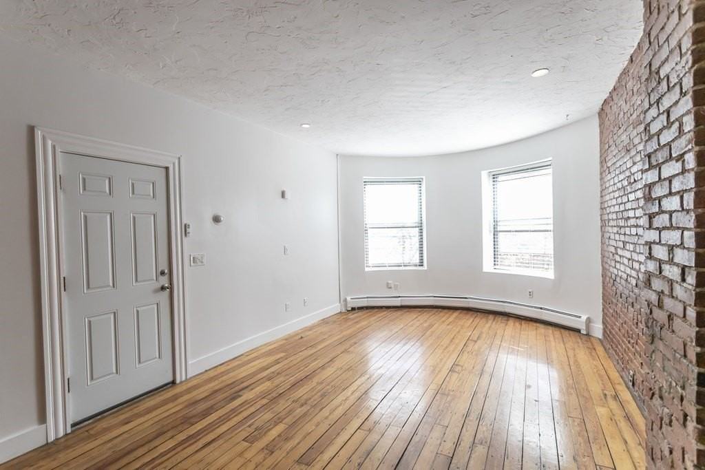 101 Cedar St - Photo 5 of 22