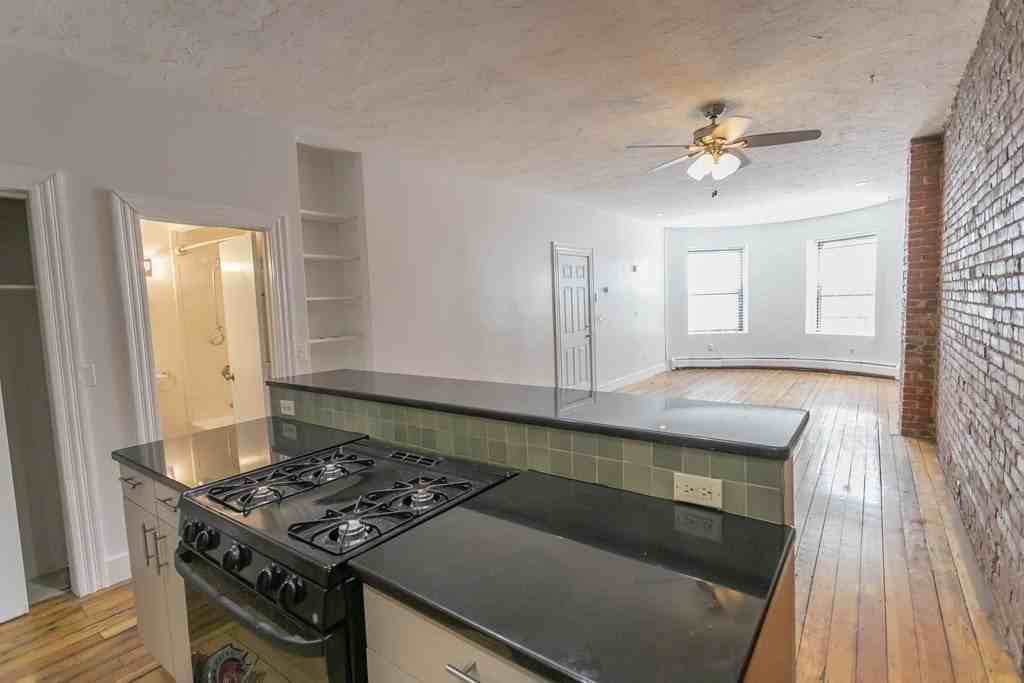 101 Cedar St - Photo 6 of 22