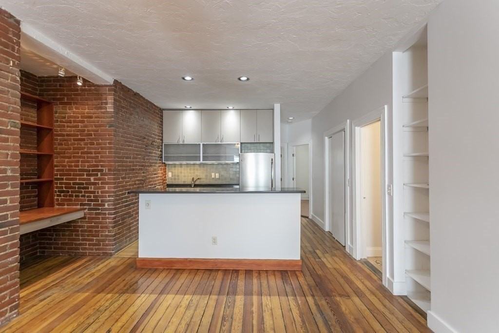 101 Cedar St - Photo 7 of 22