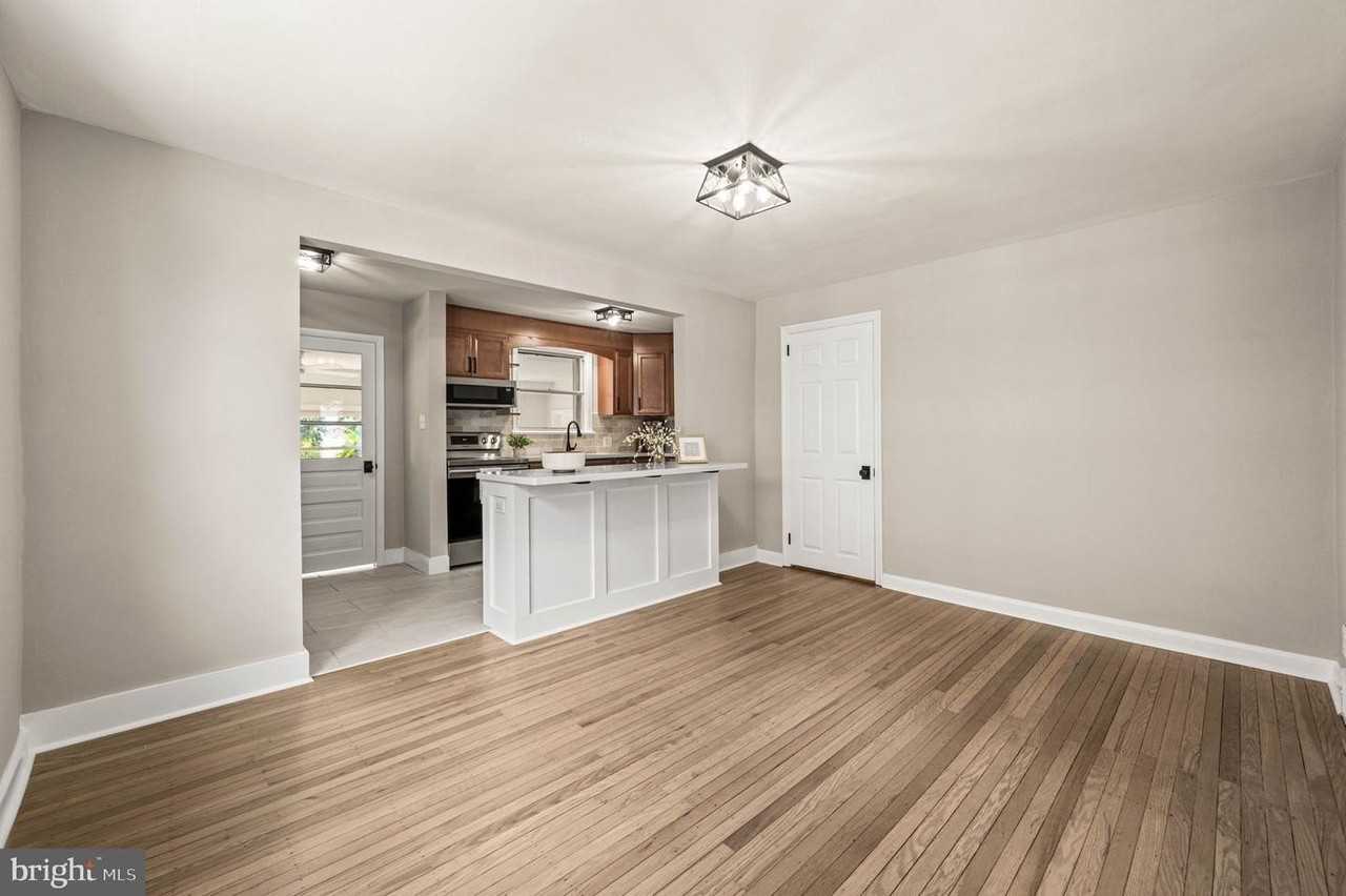 1024 W Bridge St - Photo 7 of 33