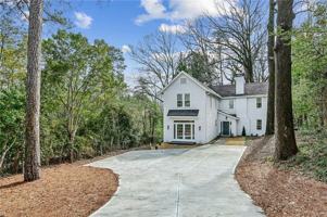 featured image of 43 Peachtree Way Ne