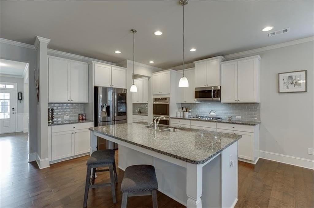 2055 Sorrento Ct - Photo 5 of 17