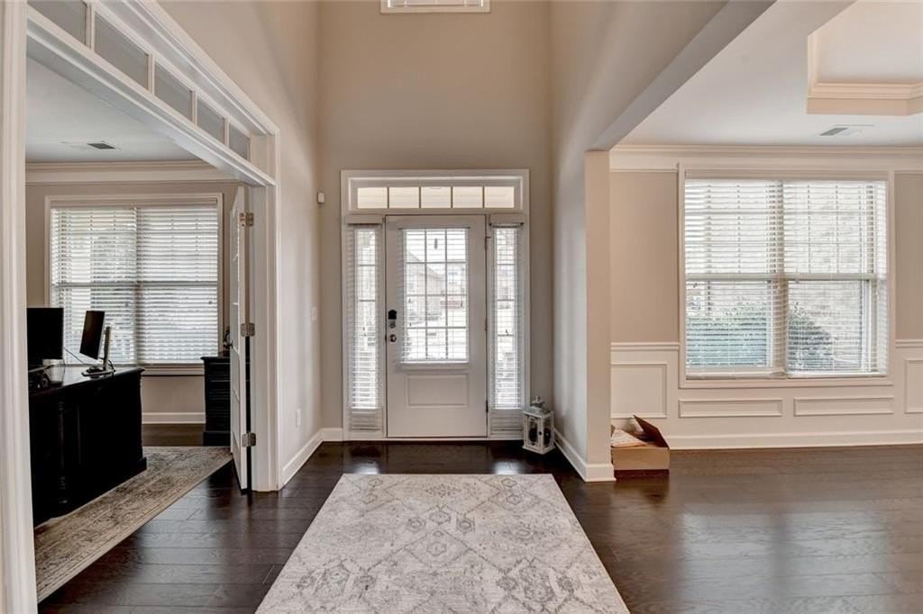 5525 Nesmith Ct - Photo 2 of 50
