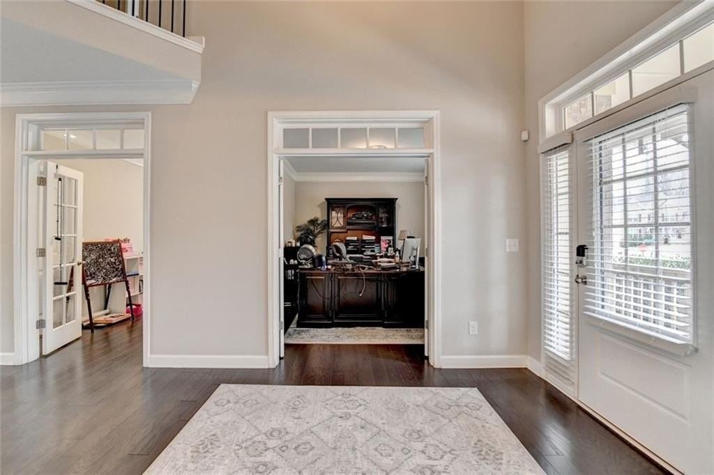 5525 Nesmith Ct - Photo 3 of 50