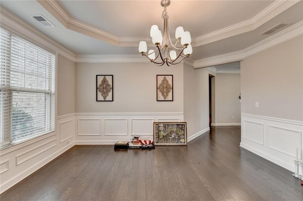 5525 Nesmith Ct - Photo 6 of 50