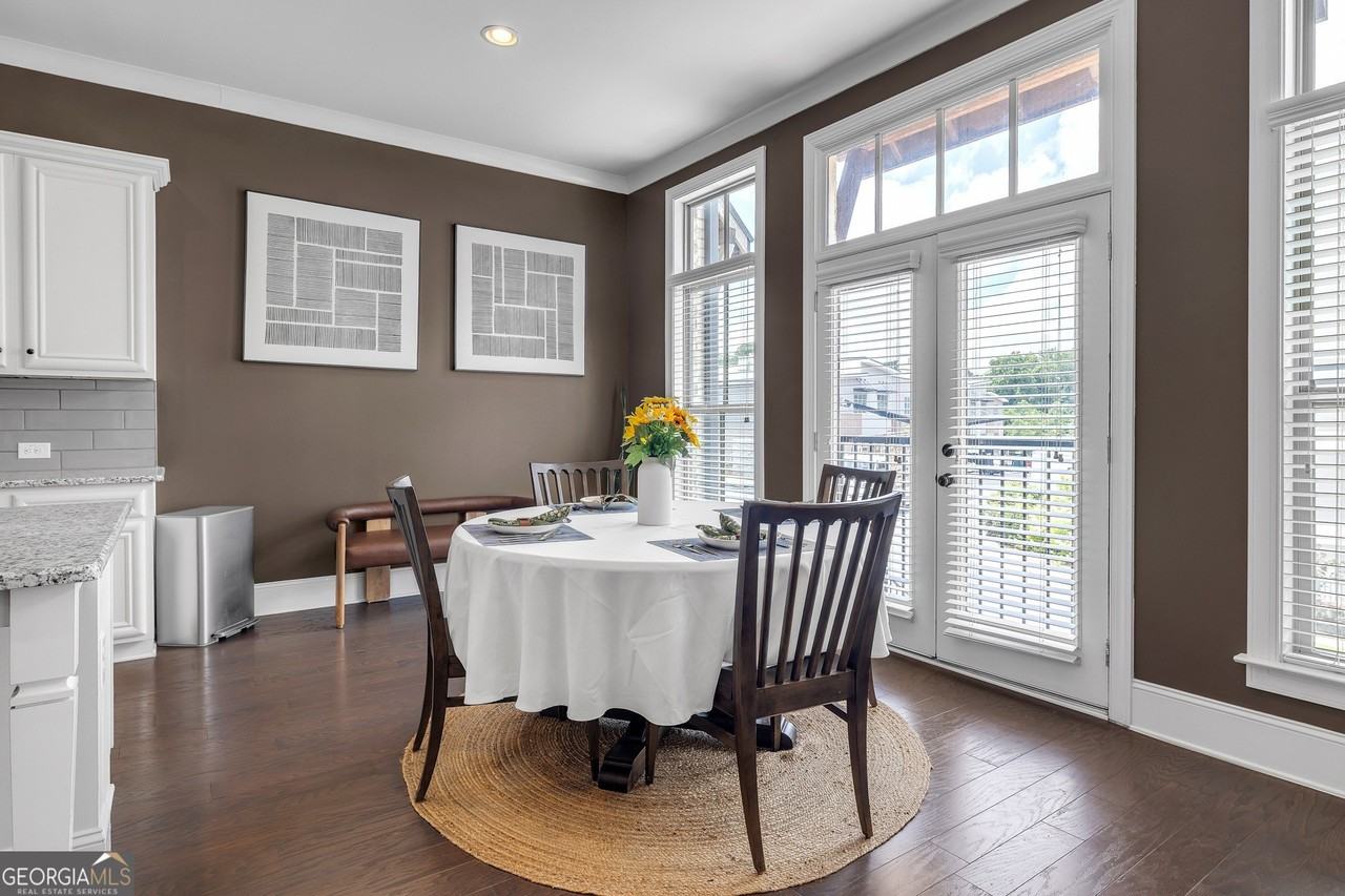720 Avondale Hills Dr - Photo 6 of 45