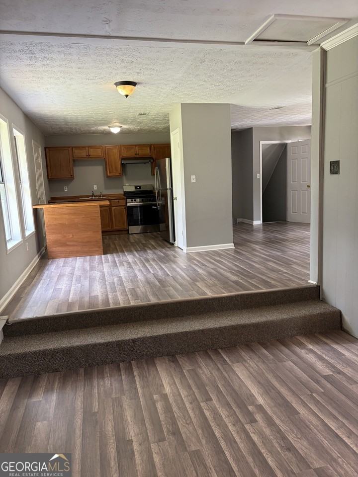 531 Carithers Rd - Photo 4 of 14