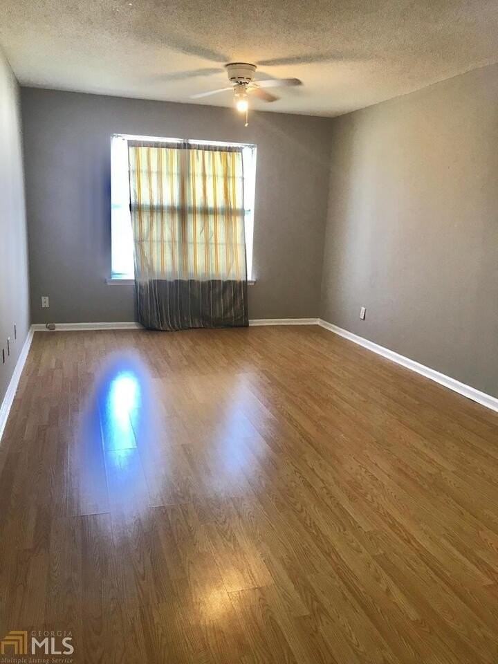 Eagle Ct - Photo 3 of 9